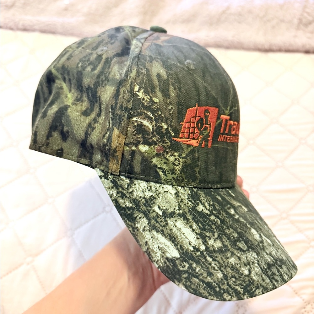 NWT MOSSY OAK TRADESMEN INTERNATIONAL CAMO TRUCKER STYLE HUNTING HAT OSFA